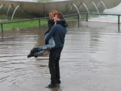 SNTV - Miley's new guy?