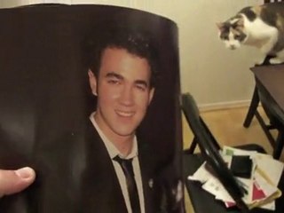 Cat HATES Justin Bieber (official video)