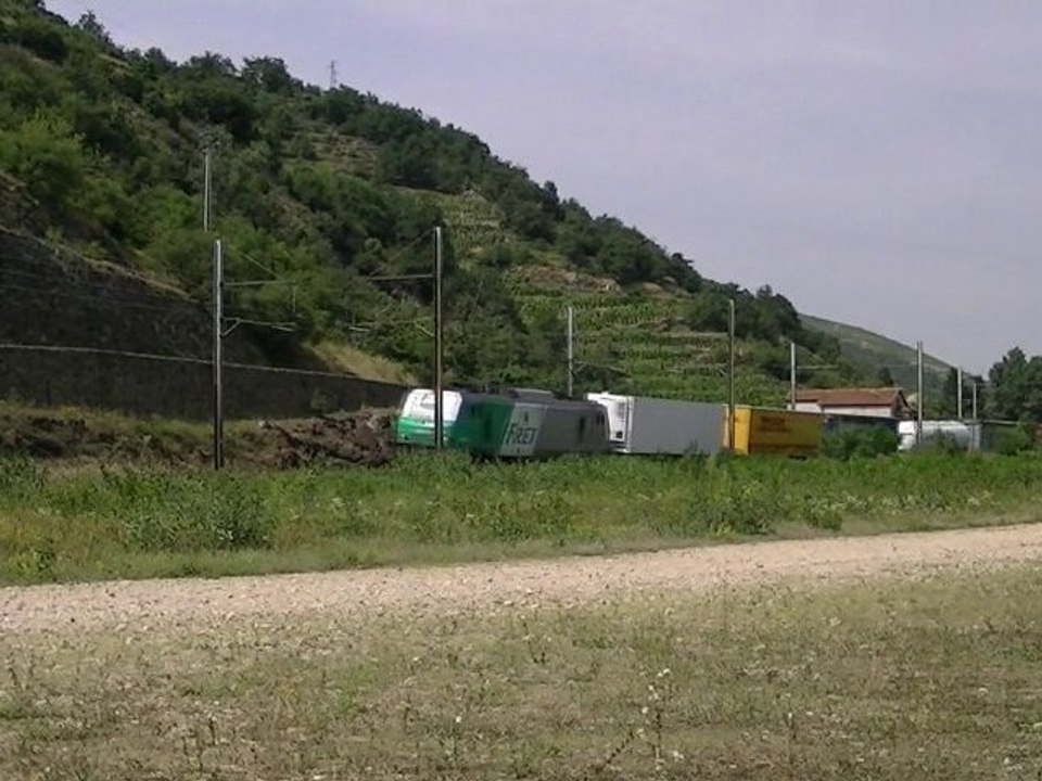 5. TRAINS SUR LA RIVE DROITE