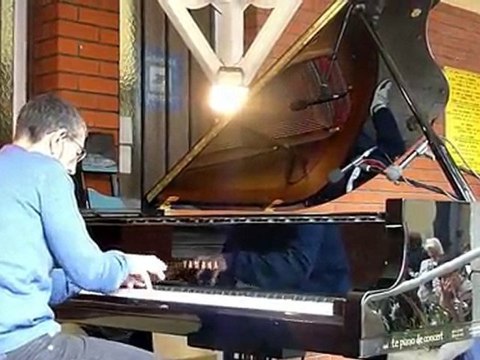 Omar Yagoubi à la poste! Toccata, éloge de la vélocité