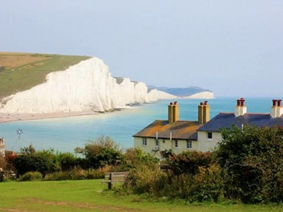 Britain's top ten views Canon 550D/T2i DSLR sample video