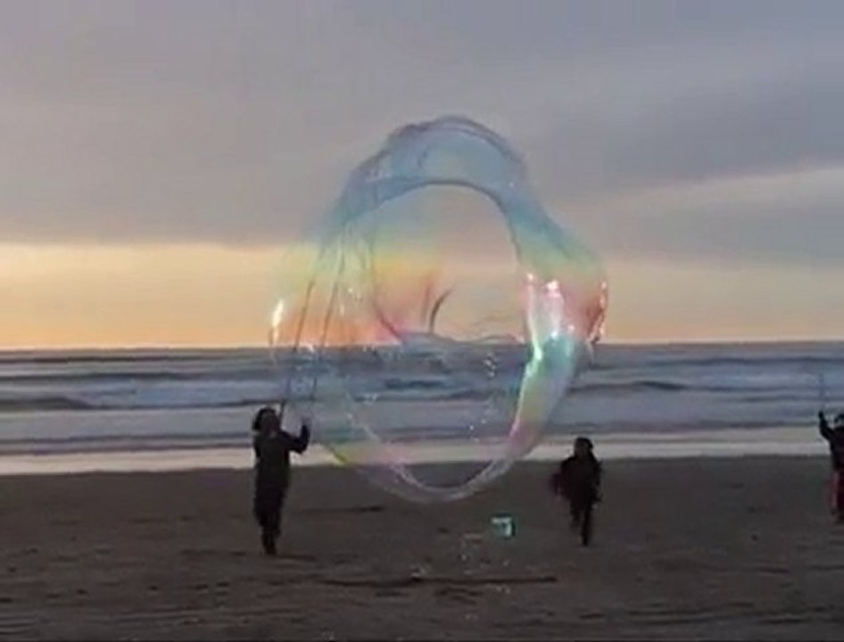 Giant Bubbles at the Beach