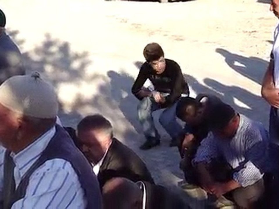 Gülşehir yeşilyurt köyü 09-09-2010  mezarda dua