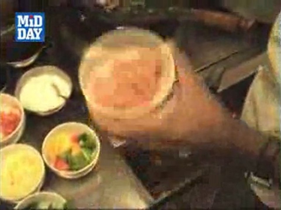 Stir-fried chicken with chilli,garlic and basil