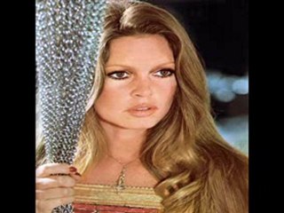 Brigitte Bardot sur RTL avec Yves Calvi le 08 09 2010