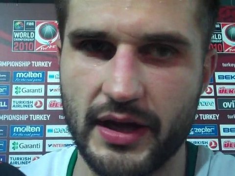 Ο Λίνας Κλέιζα στην camera του contra.gr