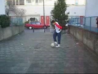 Soufiane Touzani - Football Freestyle