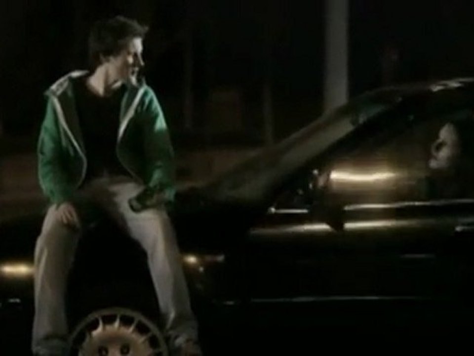 "L'arme a la ceinture"...