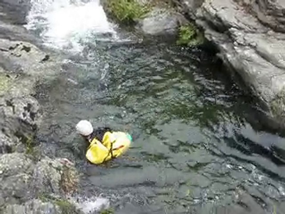 Canyon Ardèche: cascade et toboggans dans Pré Buisson Vert