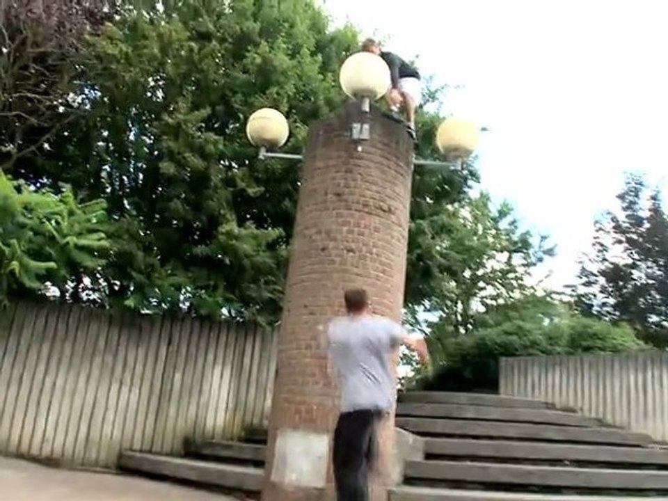 TROUBLE-URBAIN par urban-move produit par burning-factory