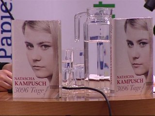 Natascha Kampush lit des extraits de son autobiographie