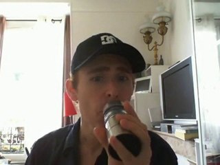 Wiwi égratigne "move closer"