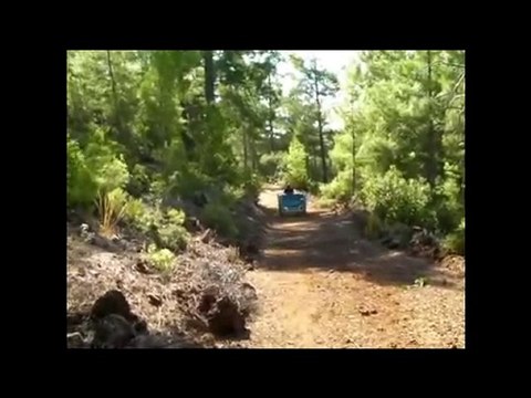 Anamur, Çataloluk Köyü. Su boruda vana değiştirmek