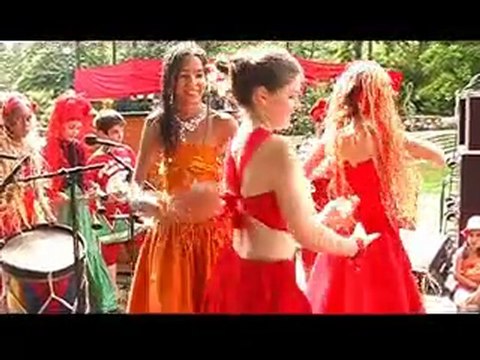 Criança, les enfants du MARACATU (Cie Amanita Muscaria)