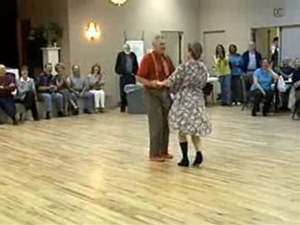 Des anciens qui dansent le rock