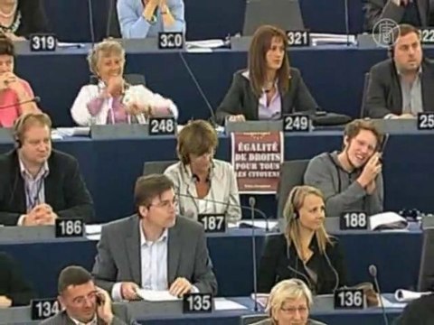 Европарламент требует остановить высылку цыган