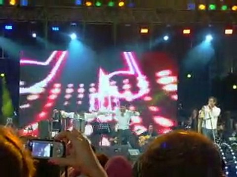 ayna;dan yansıyanlar taksim