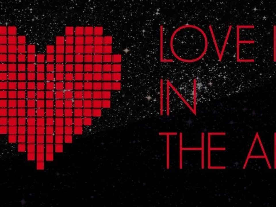 LOVE IS IN THE AIR / GOOD IF WHO FEEL LOST