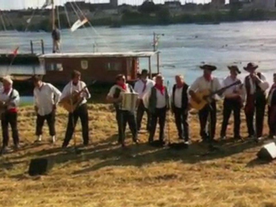 Les Fis d'Galarne en concert lors de la Caravane de Loire