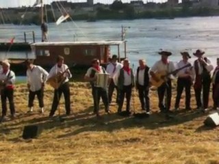 Les Fis d'Galarne en concert lors de la Caravane de Loire