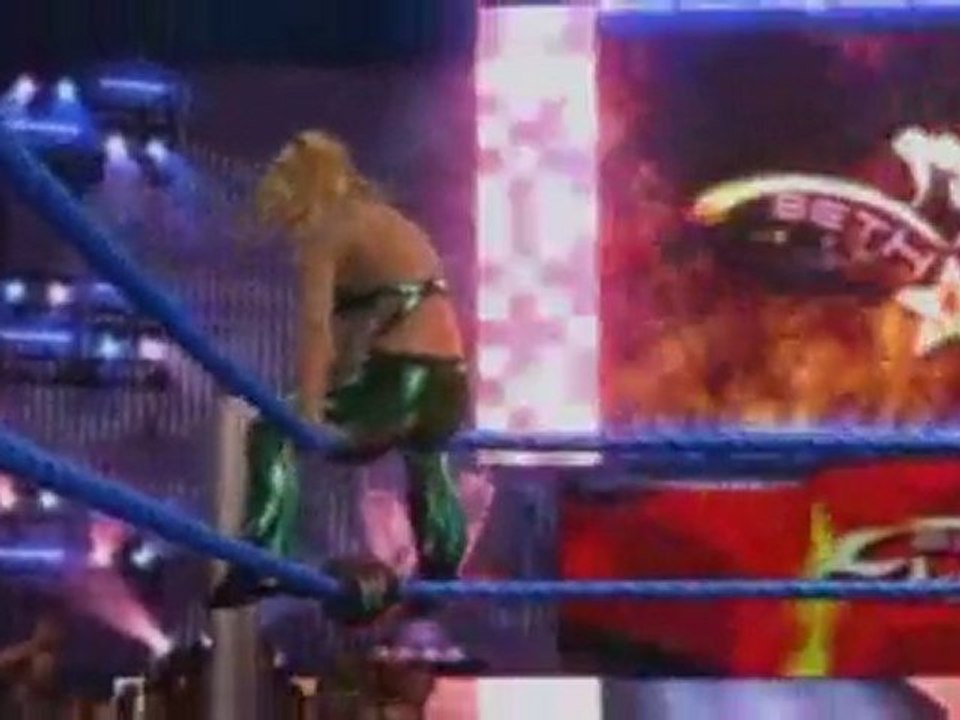 Beth Phoenix Entrance & Finisher - WWE SvR 2011