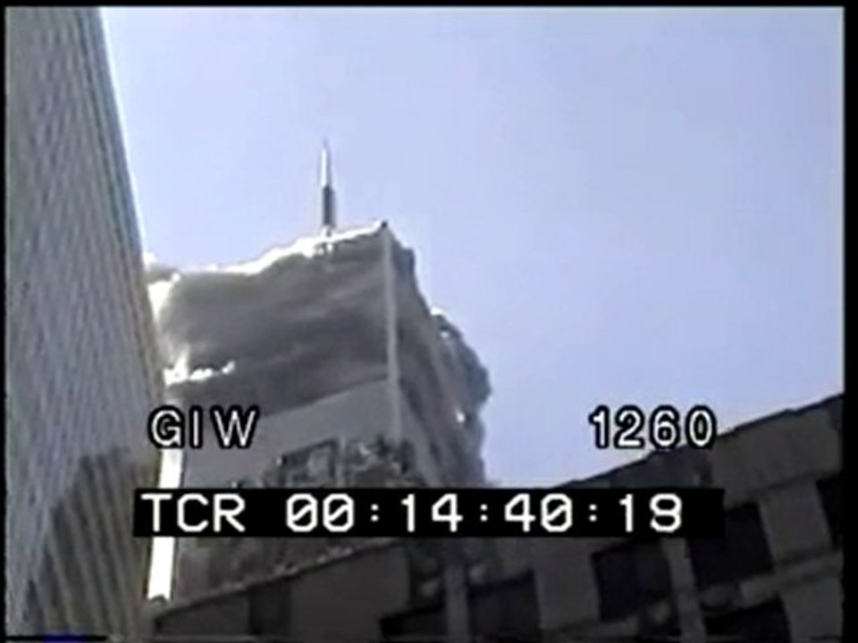 911 10h28 Vue rare de l'effondement de la tour nord