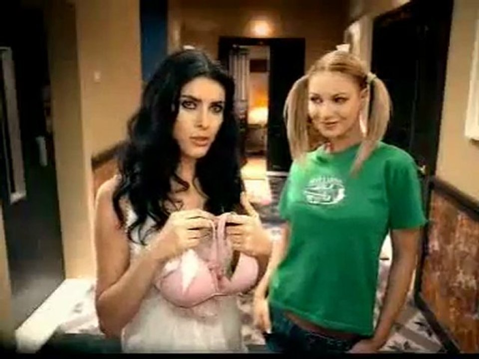 Digiturk Merve Kate'in bikinisi ne renk ? DigiturkOnline.ne