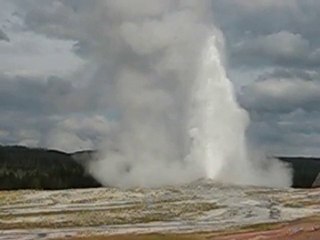 MVI_4163 old faithful geyser