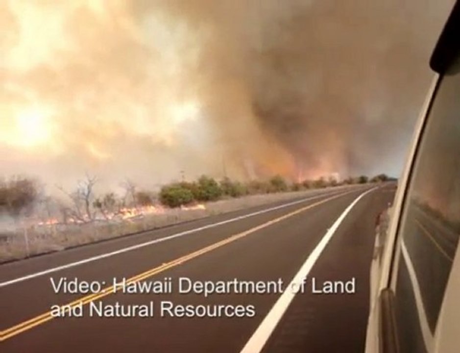 havaii da yangından oluşan 'ateş hortumu' (2010)