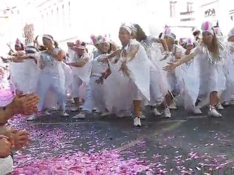 La vie en rose, le défilé de la Biennale de la Danse, Lyon,