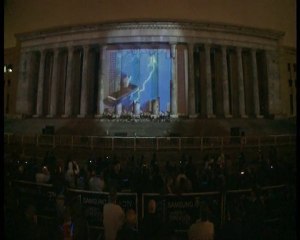 : : PROYECCIÓN 3D DE SAMSUNG EN LA FACULTAD DE DERECHO : :