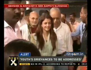 Aishwarya and Abhishek Bachchan Visit A Ganesh Pandal - 2010