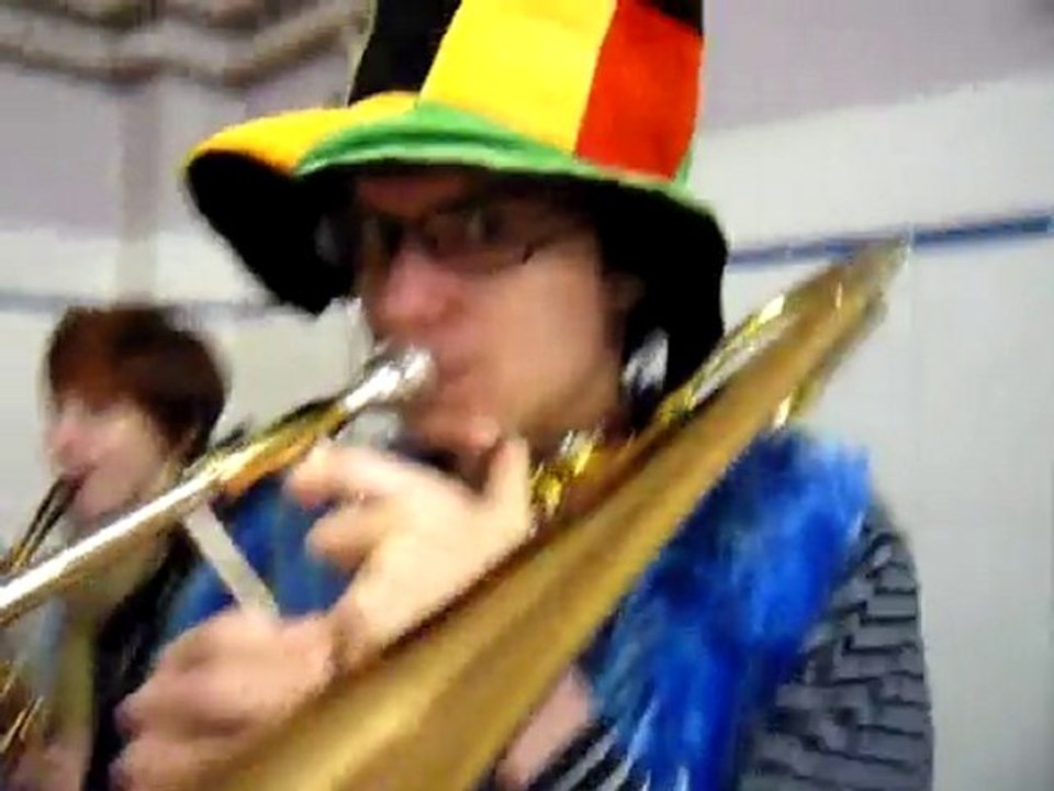 CLIP FANFARE_2010