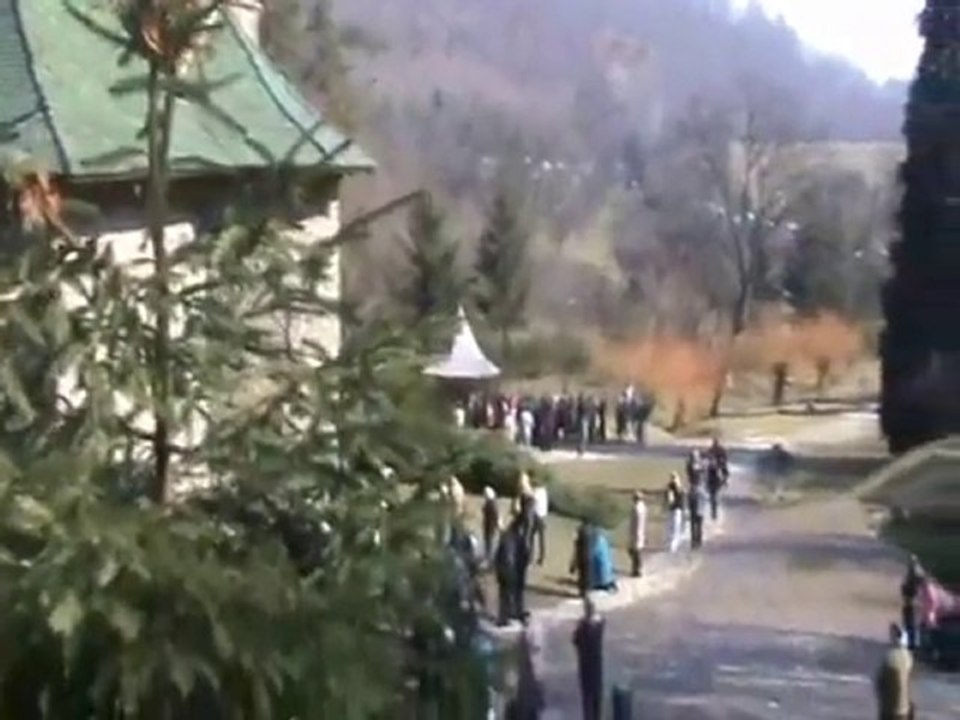 Grota pusnicului Arsenie Boca de la Manastirea Prislop