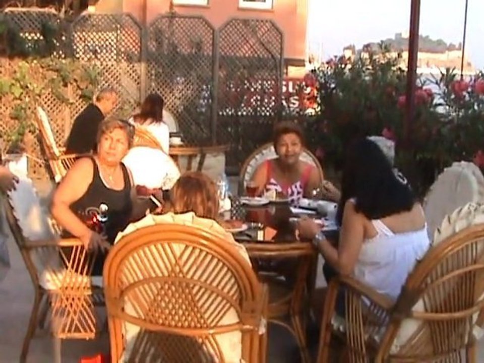 Kuşadası Otelde Sabah Kahvaltısı - Breakfast at the hotel in