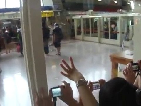 [FANCAMS] 100823 2PM in Taiwan Airport