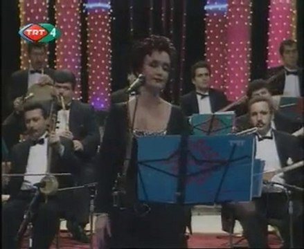 CANAN BAŞKAYA - MECNUN GİBİ DOLAŞIRIM ÇÖLLERDE