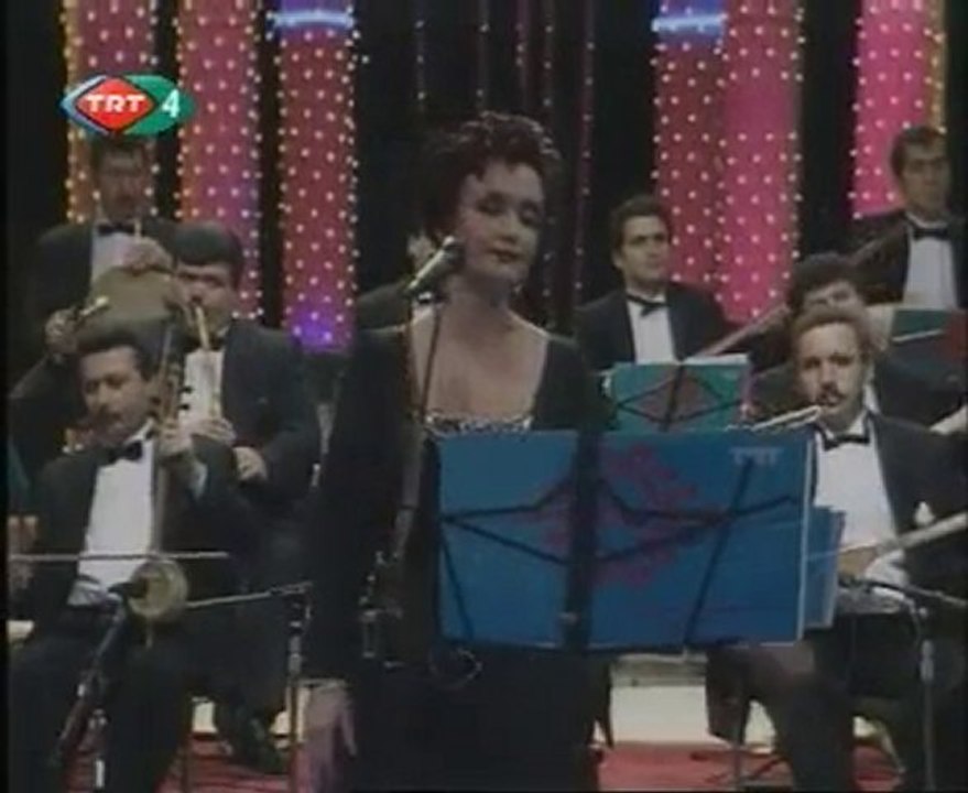 CANAN BAŞKAYA  - MECNUN GİBİ DOLAŞIRIM ÇÖLLERDE