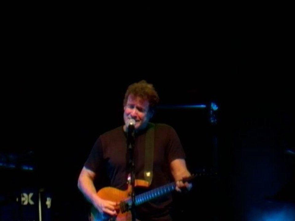 09. Faut Pas Baisser Les Bras -HQ- Johnny Clegg Béziers 2010
