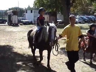 Jules fait du poney - 1