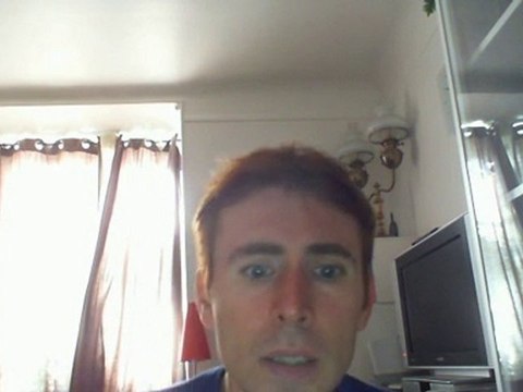 Wiwi égratigne face à la mer des Negresses Vertes