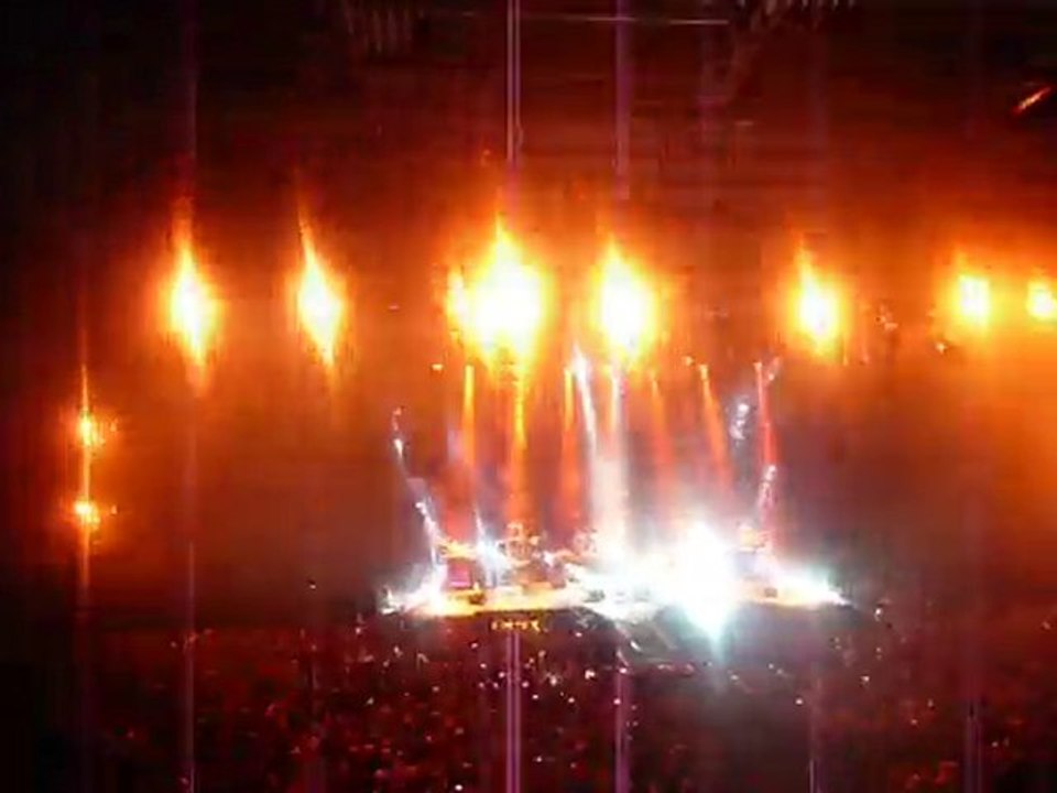 Indochine 12/09/10 Zénith de Lille " L world"