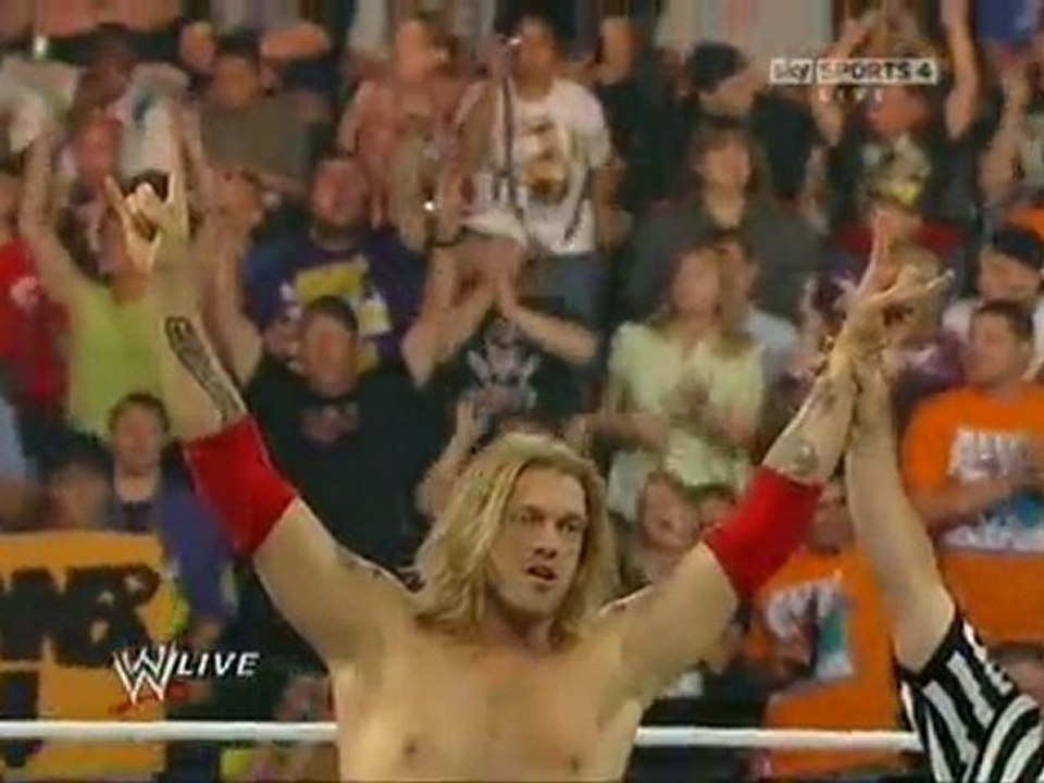 Главният мениджър на Raw за пореден път прецака Острието