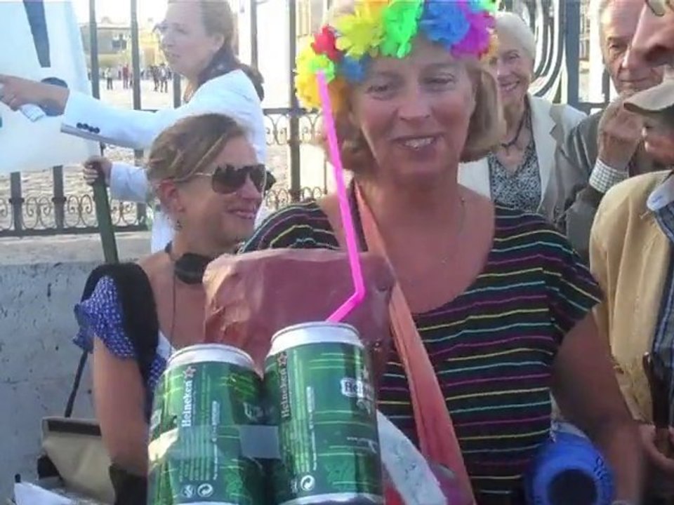 "One small step for man" Manif anti-Murakami à Versailles