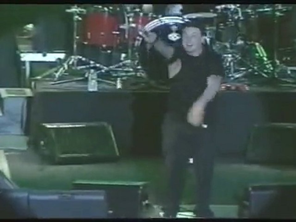 Papa Roach - Last Resort (Live at Caracas Pop Festival 2002)