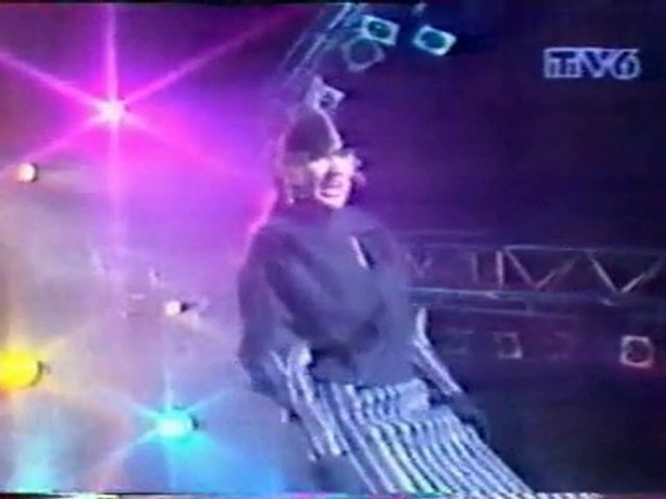 le debut de l emission tam tam sur tv6 presentee par Maneval