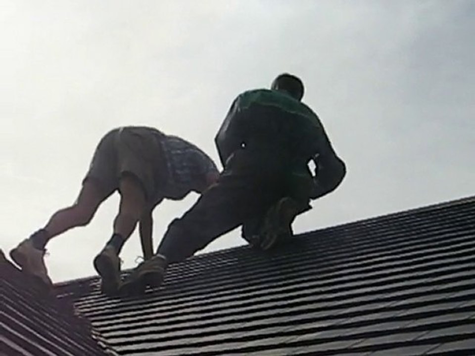 Dernières tuiles et faitières sept 2010