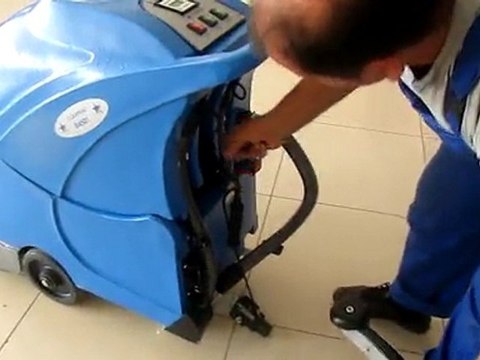 Cleanvac Sert Zemin Temizleme Makinası Akülü