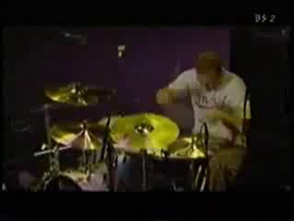 Coldplay - Yellow - Live At Skyscape, Millenium Dome - 2001 - Vidéo ...