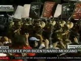 Carrozas alegóricas desfilan por la capital mexicana